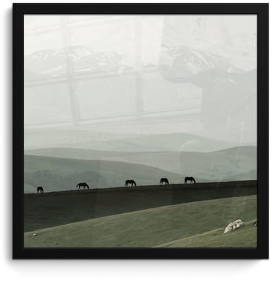 Poster in lijst - Fotolijst 40x40 cm - Posters - Grijs - Berg - Paarden - Posterlijst zwart - Decoratie - Wanddecoratie woonkamer - Muurdecoratie slaapkamer