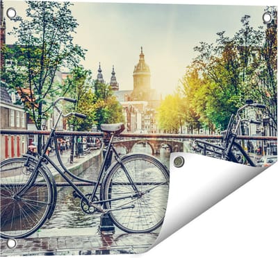 Gards Tuinposter Amsterdamse Brug bij een Gracht met Zonsondergang - 50x40 cm - Tuindoek - Tuindecoratie - Wanddecoratie buiten - Tuinschilderij