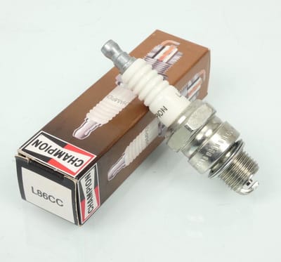 Bougie d'allumage Champion L86CC pour moto mobylette deux roues / B6HS Neuf