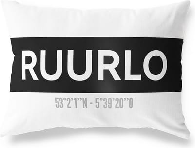Tuinkussen RUURLO - GELDERLAND met coördinaten - Buitenkussen - Bootkussen - Weerbestendig - Jouw Plaats - Studio216 - Modern - Zwart-Wit - 50x30cm