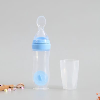 Feeder - Voedingsfles met lepel - Beker voor vloeibaar voedsel, Siliconen voedingsfles met lepel, Vers voedsellepel, Voedseldispenser, Zachte siliconen feeder met één hand en zachte lepel, Geschikt voor oudere patiënten (blauw)