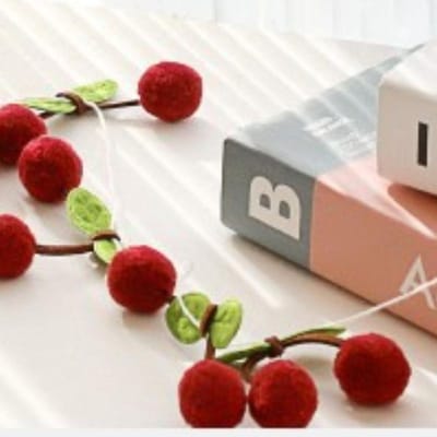 Nieuwe Kers Vilten Bal Handgemaakte Slingerslinger Wanddecoratie Haarbal Hanger Kinderkamer Decoratie Babyborrel Feestartikel wijnrode kleur