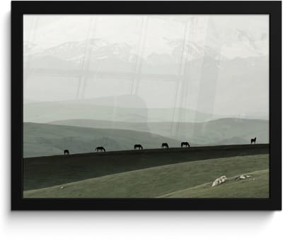Poster in lijst - Fotolijst 40x30 cm - Posters - Grijs - Berg - Paarden - Posterlijst zwart - Decoratie - Wanddecoratie woonkamer - Muurdecoratie slaapkamer