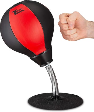 Desktop bokszak met zuignap – stressbal voor op kantoor, grappig kantooraccessoire, origineel cadeau