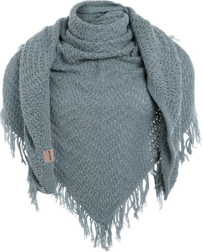 Knit Factory Amber Gebreide Omslagdoek - Driehoek Sjaal Dames - Dames sjaal - Wintersjaal - Stola - Wollen sjaal - Grijsgroene wintersjaal - Stone Green - 190x85 cm - Sjaal met franje