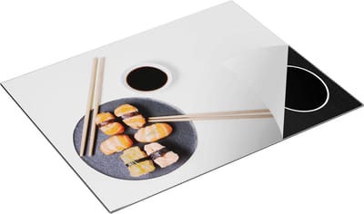 Chefcare Inductie Beschermer Sushi met Stokjes op een Witte Achtergrond - 77x59 cm - Afdekplaat Inductie - Kookplaat Beschermer - Inductie Mat