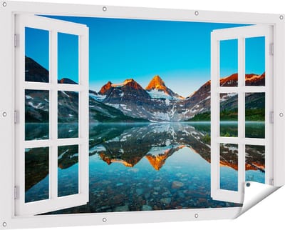 Gards Tuinposter Doorkijk Berg Assiniboine bij het Meer in Canada - 150x100 cm - Tuindoek - Tuindecoratie - Wanddecoratie buiten - Tuinschilderij