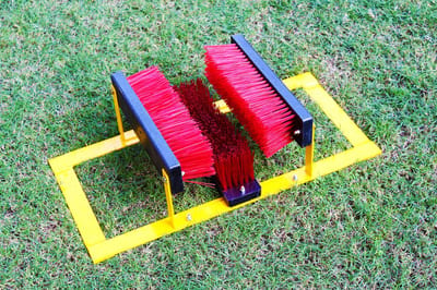 Ciclón Sports schoenenborstel voetbal - Schoenenborstel op metalen frame - Voetveeg frame