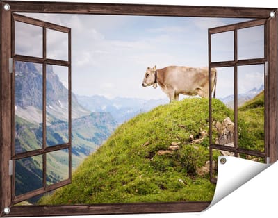 Gards Tuinposter Doorkijk Koe in de Bergen - 90x60 cm - Tuindoek - Tuindecoratie - Wanddecoratie buiten - Tuinschilderij
