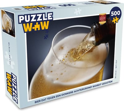 Puzzel Bier dat tegen een donkere achtergrond wordt gegoten - Legpuzzel - Puzzel 500 stukjes