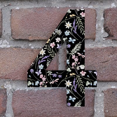 Huisnummer Arial 4 zwart met bloemen - Maat: Klein (10 cm) - zelfklevend - Huisnummerbord