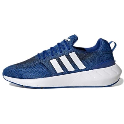 Baskets adidas Swift Run 22
