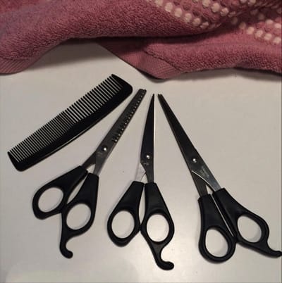 New Age Devi - "4-delige Set Kappersscharen: Zwarte Professionaliteit"