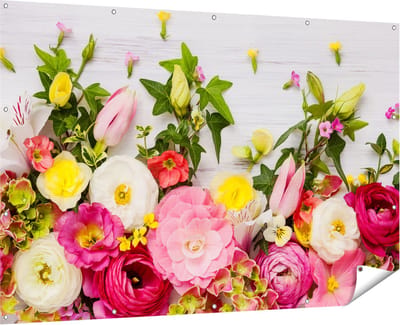 Gards Tuinposter Bloemen op een Witte Houten Achtergrond - 180x120 cm - Tuindoek - Tuindecoratie - Wanddecoratie buiten - Tuinschilderij