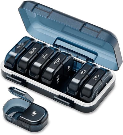 Set van 2 Wekelijkse Pillenorganizers – 2 Keer per Dag – AM/PM Pillendoos Ochtend Avond 7 Dagen – Draagbare en Vochtbestendige Pillenhouder – 14 Compartimenten – Reispillenhouder voor Vitaminen (Blauw)