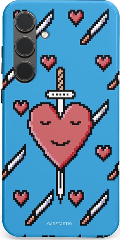 Casetastic hoesje geschikt voor Samsung Galaxy S24 Plus - Dubbellaagse bescherming - Zwaard saga - Fashion Case - Lichtblauw Zwart Koraal