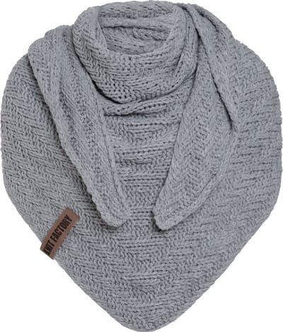 Knit Factory Sally Gebreide Omslagdoek - Driehoek Sjaal Dames - Dames sjaal - Wintersjaal - Stola - Wollen sjaal - Grijze sjaal - Licht Grijs - 220x85 cm - Grof gebreid