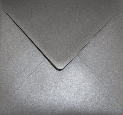 Metallic (parelmoer) grijze enveloppen K153 - 153 x 153 mm - 25 stuks - NK natgelijmde - 120 gram - Aster Metallic - Netuno