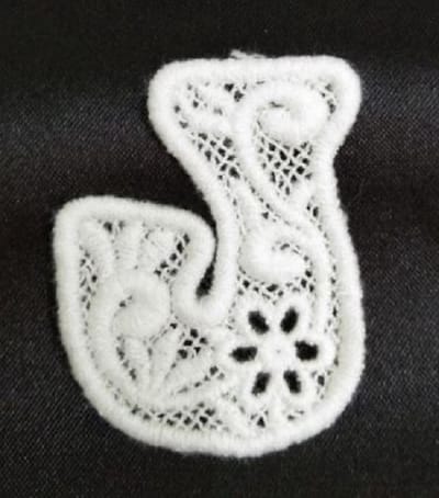 Kanten Applicatie Alfabet - 4,5 CM hoog - Wit Kant - Letter J