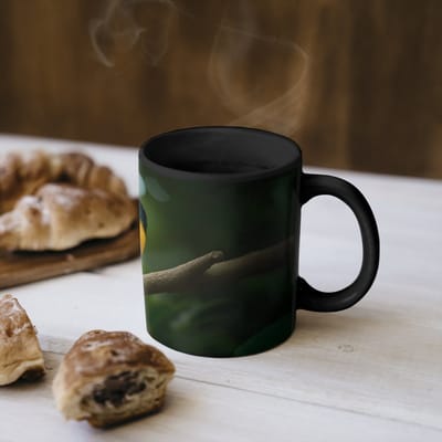 Magische Mok - Foto op Warmte Mokken - Koffiemok - Vogel - Tak - Geel - Bladeren - Magic Mok - Beker - 350 ML - Theemok