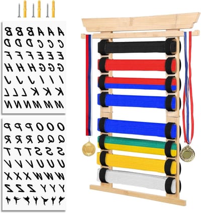 Bamboe Wandhouder voor 8 Martial Arts Straps - Ideaal voor Judo, Karate en Medailles - Persoonlijk Cadeau zonder Gordel