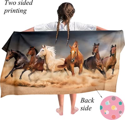 Ulticool Microvezel Kinder Sneldrogende Handdoek – 70x140 cm - Paarden Strand - Reizen Travel Accesoires Reis Gadgets - Strandlaken Badlaken Badhanddoek Zwemhanddoek Reishanddoek Microfiber - Kinderen