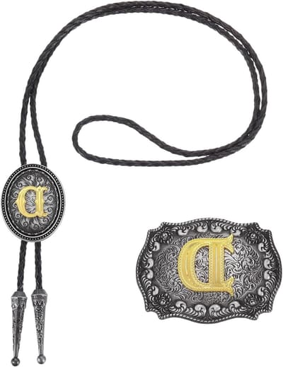 Western Cowboy Bolo Tie en Riem Gesp Set met Gouden Initialen D van Koeienhuid voor Mannen en Vrouwen - Vintage Accessoires voor Kostuum en Feestjes
