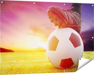 Gards Tuinposter Klassieke Voetbal Aftrap met Zonsondergang - 120x80 cm - Tuindoek - Tuindecoratie - Wanddecoratie buiten - Tuinschilderij
