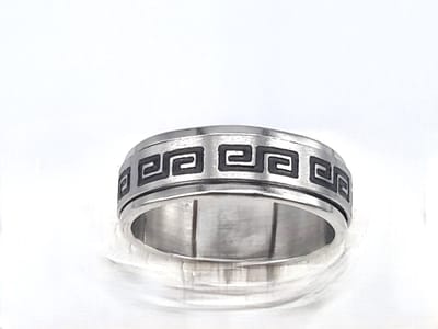 RVS - ring - Maat 18 - zilverkleurig - Symbool - Griekse meander - Anxiety - ringen ( Anxiety ring kun je je gedachten verzetten en weer even tot rust komen.
