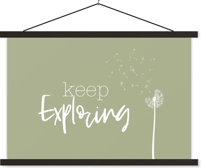 Posterhanger incl. Poster 60x40 cm - Schoolplaat - Spreuken - Quotes - Keep exploring - Reizen - Textielposter - Zwarte latten