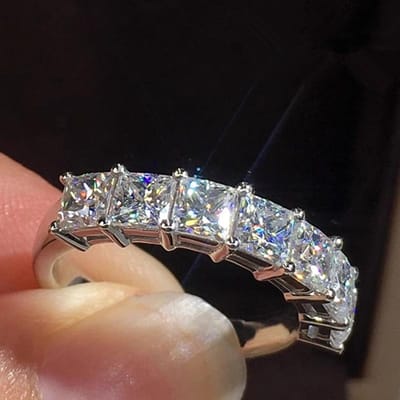 Huitan Luxe Trendy Prinses Zirkonia Damesringen voor Bruiloft Accessoires Bling Bling Vrouwenring Feest Statement Sieraden 8 gray