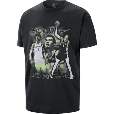 Nike San Antonio Spurs NBA Courtside Victor Wembanyama T-shirt Zwart K010