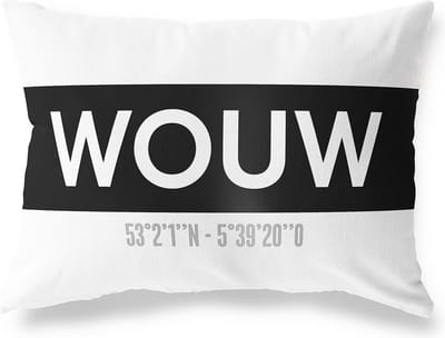 Tuinkussen WOUW - NOORD-BRABANT met coördinaten - Buitenkussen - Bootkussen - Weerbestendig - Jouw Plaats - Studio216 - Modern - Zwart-Wit - 50x30cm