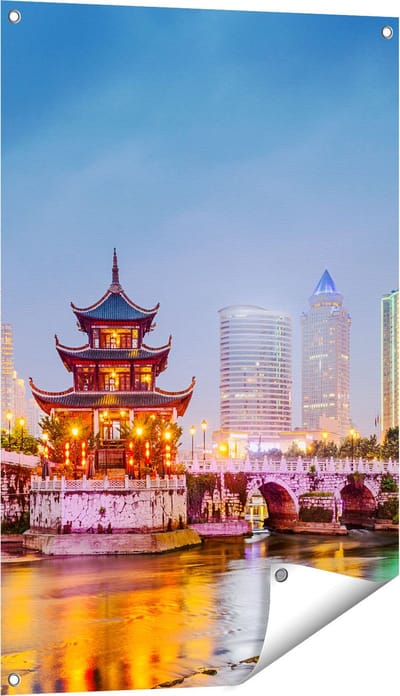 Gards Tuinposter Rivier bij Stad Guiyang in China - 60x90 cm - Tuindoek - Tuindecoratie - Wanddecoratie buiten - Tuinschilderij