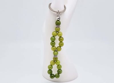 Handgemaakte Vis sleutelhanger van natuursteen " Kraal Koreaanse Jade" en metaal - diameter kralen 8mm - Aantal stenen21- Een mooi cadeau-idee en een bijzonder aandenken