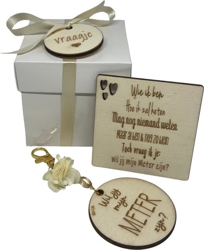 Cadeaudoosje Wil jij mijn METER zijn? | BEIGE | Wie ik ben | sleutelhanger | meter vragen | meter worden | peettante vragen | peettante worden | cadeau | doosje met een vraag | geschenkbox