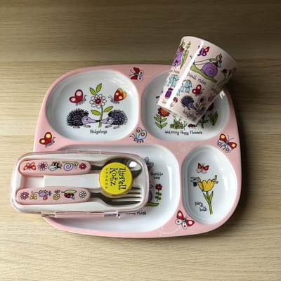 Geheime tuin kinder servies set melamine (vakjesbord + bekertje + lepel & vork) - Tyrrell Katz