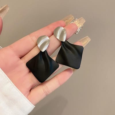 Grote Vierkante Ruit Zwarte Metalen Vouw Hangende Oorbellen Charm Trendy Glanzende Geometrie Pailletten Statement Brincos voor Vrouwen Sieraden Cadeau beige