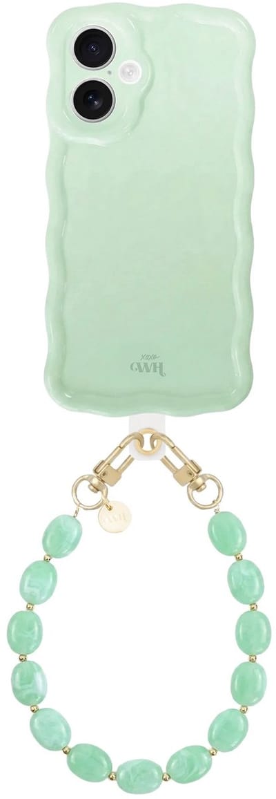 xoxo Wildhearts Glossy Wavy Case Sage Sorbet - Ocean Mint (kort koord) - geschikt voor iPhone 17 - hoesje met telefoonkoord - afneembaar koord - Kralenketting - kort telefoonkoord - hoesje met golven - Groen