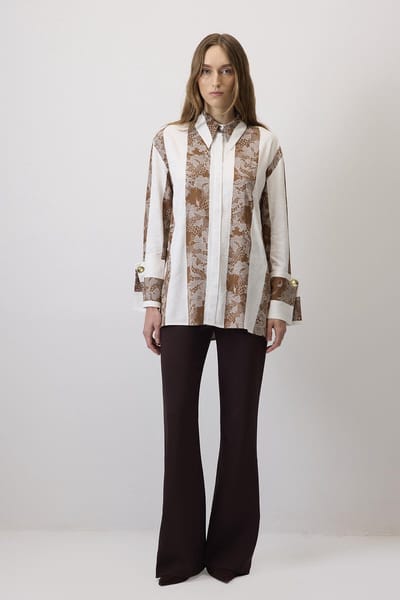 Touché Privé - Blouse met kantpatroon en brede manchetten - Beige - Dames
