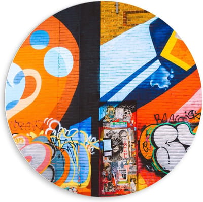 Forex Wandcirkel - Graffiti versierde Muur - 80x80cm Foto op Wandcirkel (met ophangsysteem)