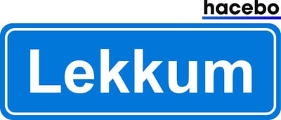 Hacebo - Plaatsnaam Sticker - 29x10 CM - Lekkum sticker - Verkeersborden sticker - grappige cadeaus - Lekkum