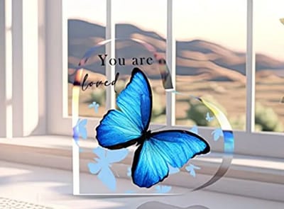 Decoratie geschenk - You are loved - Hart met blauwe vlinder - Decoratie - Cadeau - Geschenk - Kado