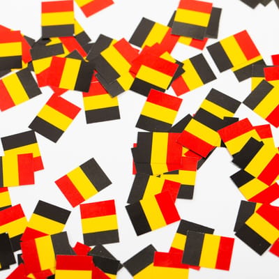 150 stuks Tafel confetti papier België - Hapjes Cocktail Tapas Zomer Terras EK WK Voetbal Decoratie Tafelconfetti