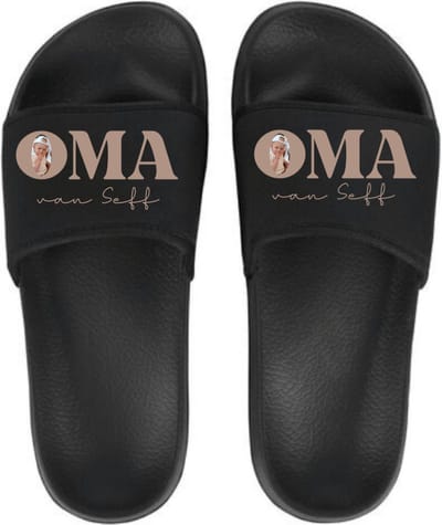 Slippers dames - met naam kind en foto - Cadeau Oma Sinterklaas Kerst Moederdag - Persoonlijke slippers met naam en foto - Slippers Oma - Zwart - Dames - Maat 35/36