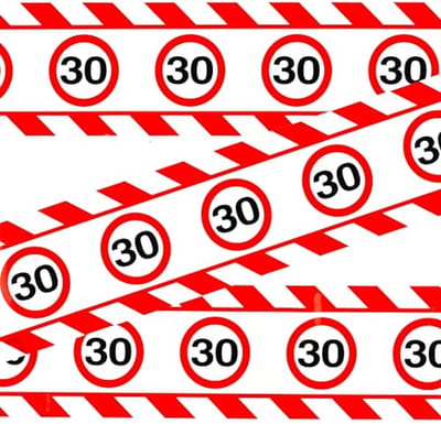 SnelShoppen - 30 Jaar Verjaardagsdecoratie - Grappige Rode Witte Barrièrestrook met Wegwijzers - Originele Feestdecoratie voor 30e Verjaardag Man of V