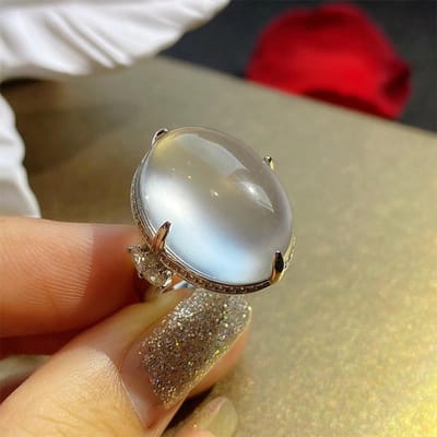 Nieuw Product Ingelegd Grote Duivenei Ovaal Chalcedoon Ring Opening Verstelbaar Glans Doorschijnend Bedel Eenvoudig Dames Sieraden resizable gray