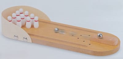 Mini Bowlingspel – Houten Baan – Tafelmodel – Inclusief Kegels en Stalen Ballen – 30 cm