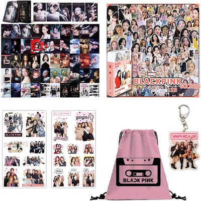 Dailygoods- Geschenkset Blackpink - 120 Unieke Stickers - 55 Ansichtkaarten - Sleutelhanger - Tas met Trekkoord - Roze Cadeauverpakking - Fanartikel