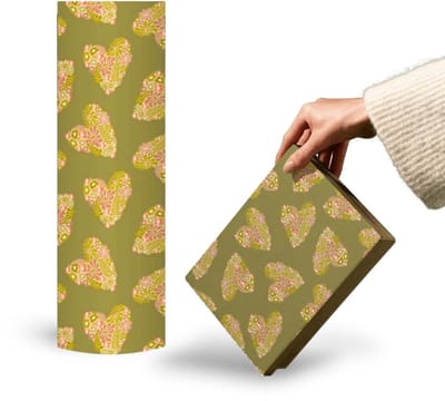 Papierrol Cadeaupapier – Flowheart Groen met Roze Binnenzijde – 50cm x 100m – 90gr/m² – Dubbelzijdig Inpakpapier met Hartjes – Romantisch & Duurzaam